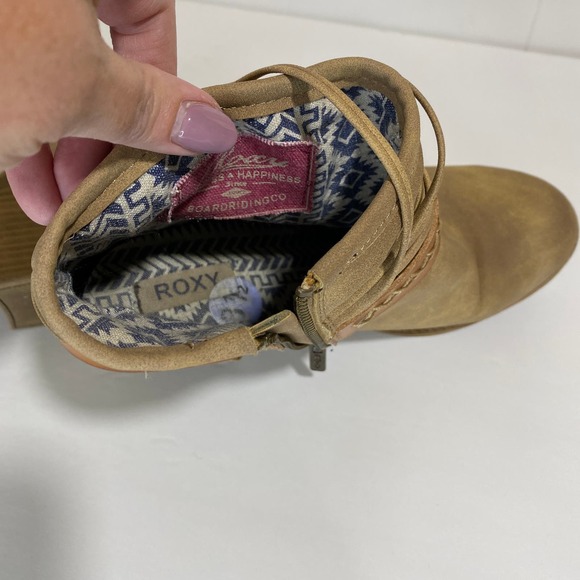 Roxy Dallas Heeled Ankle Boot in Sand/ Tan Size 8.5 - Picture 13 of 15